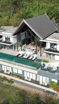 After the Divorce, the Heiress Takes It All — Episode 1