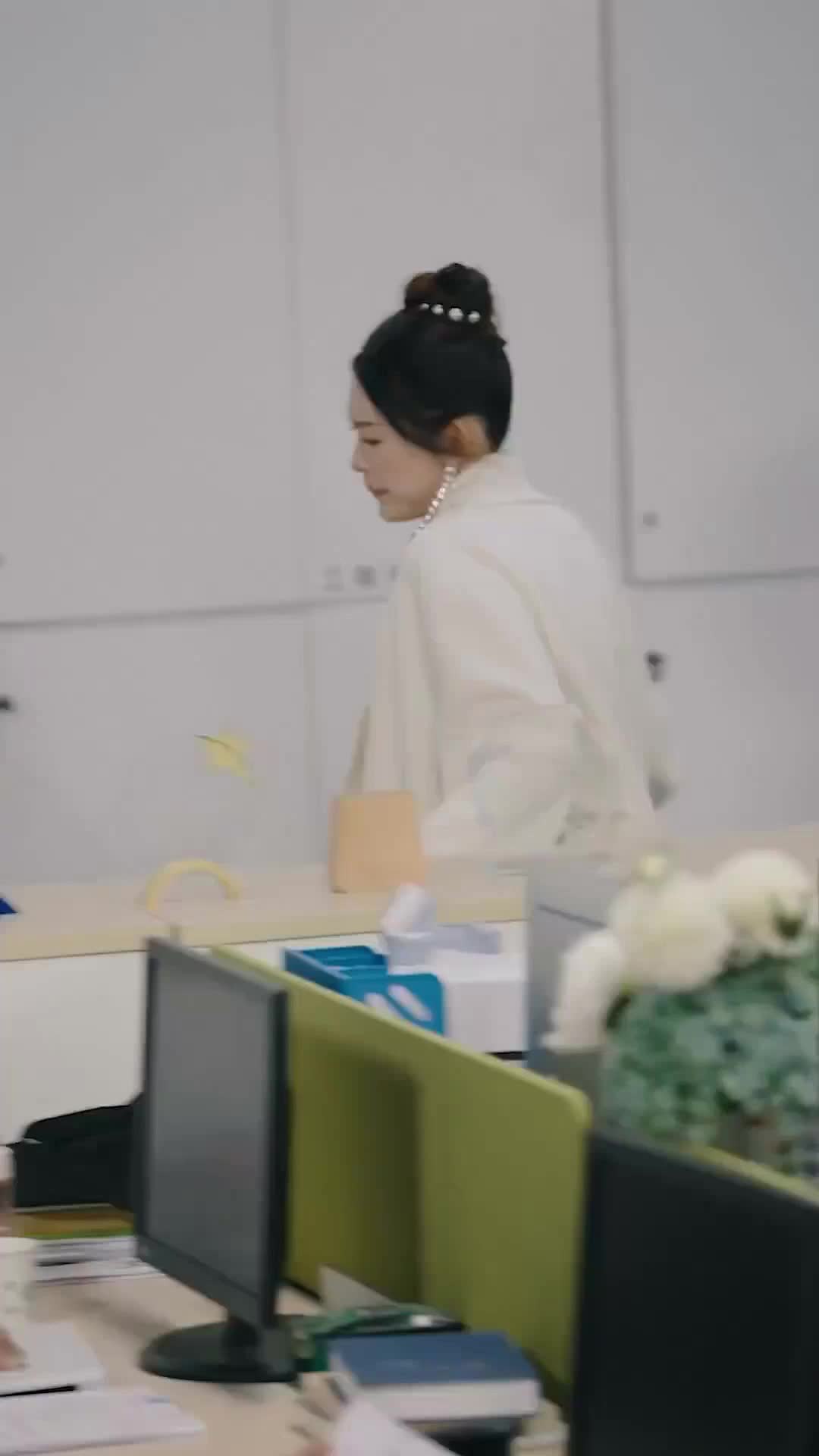 (Dubbed)The Double Life of My Mysterious CEO EP 23