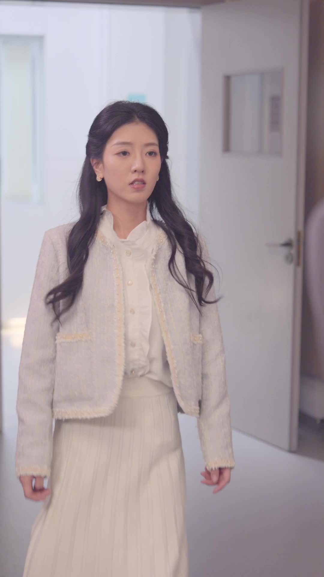 Love Me, Hate Me EP 46