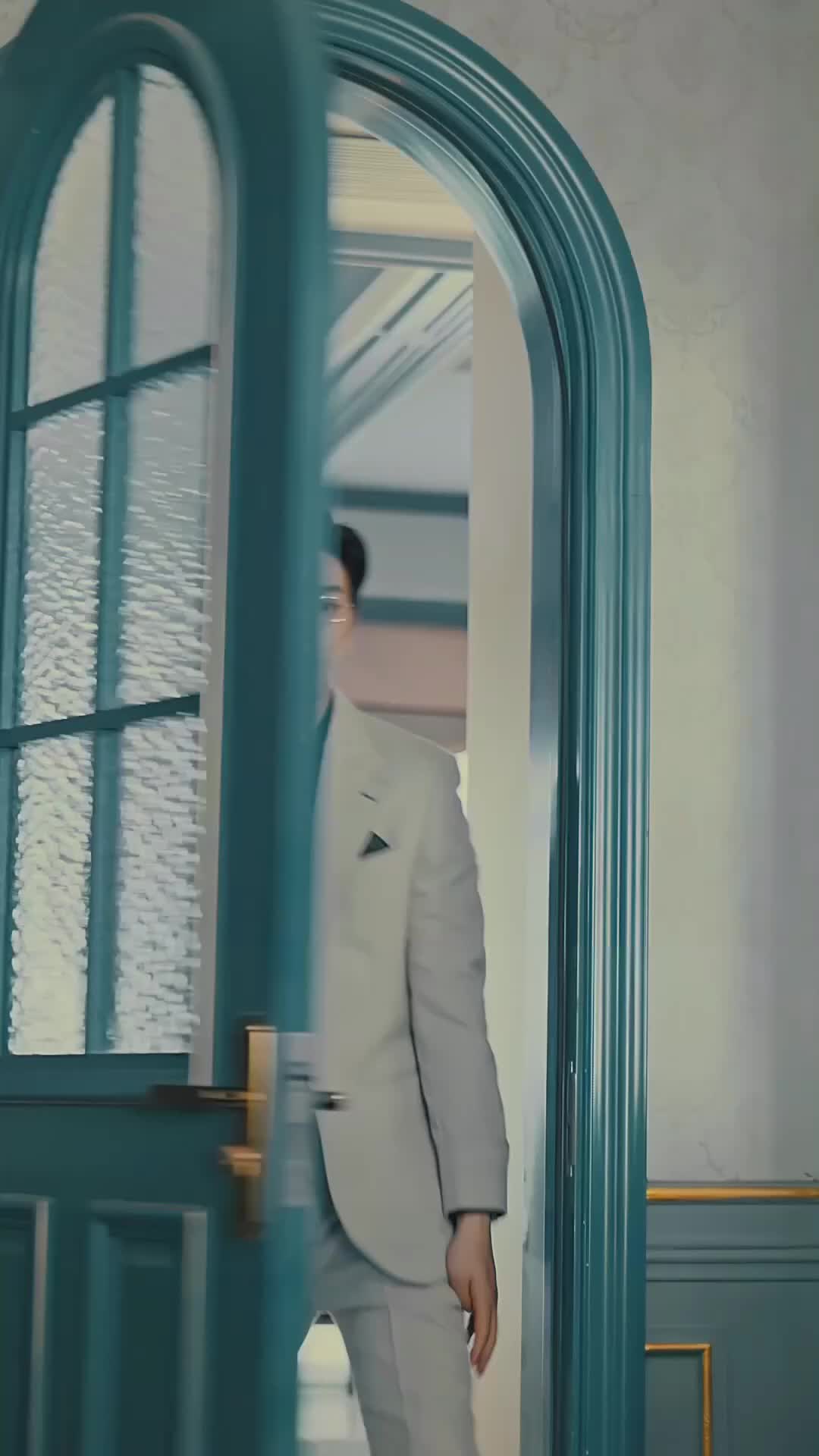 She Rose Like the Sun EP 18