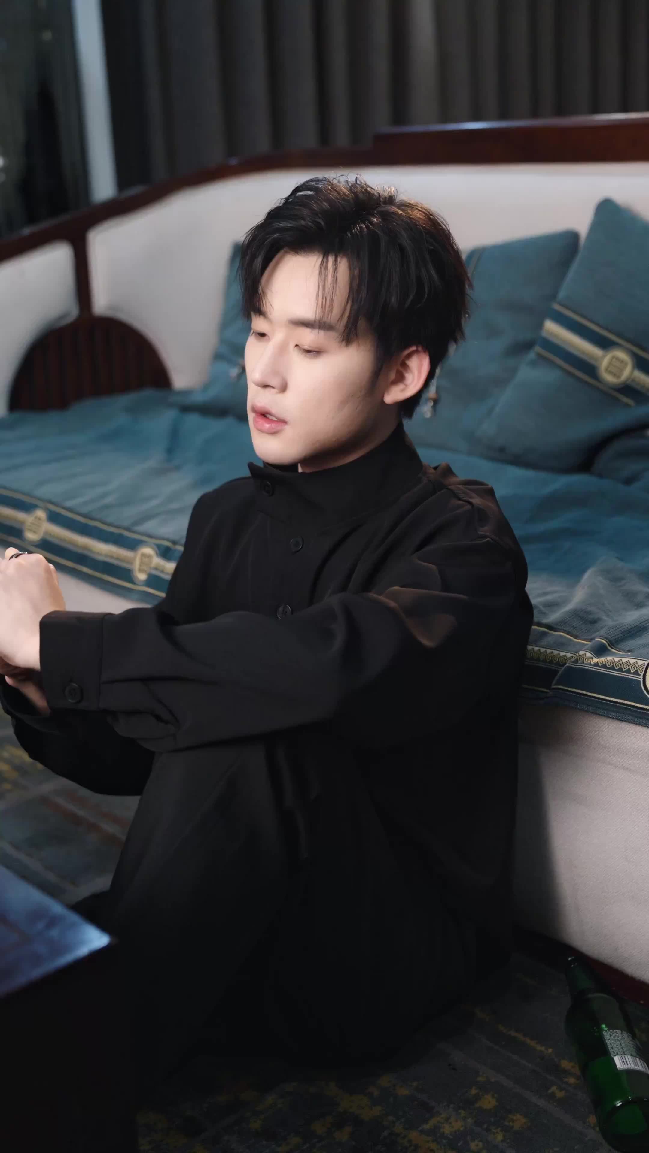Against the Light EP 47
