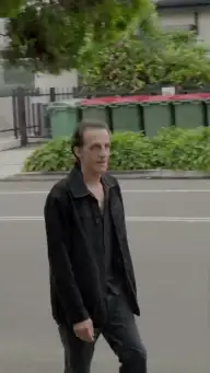 Der Sohn des Mafia Lords hat eine geheime Liebe zu seiner Stiefmutter — Episodio 2