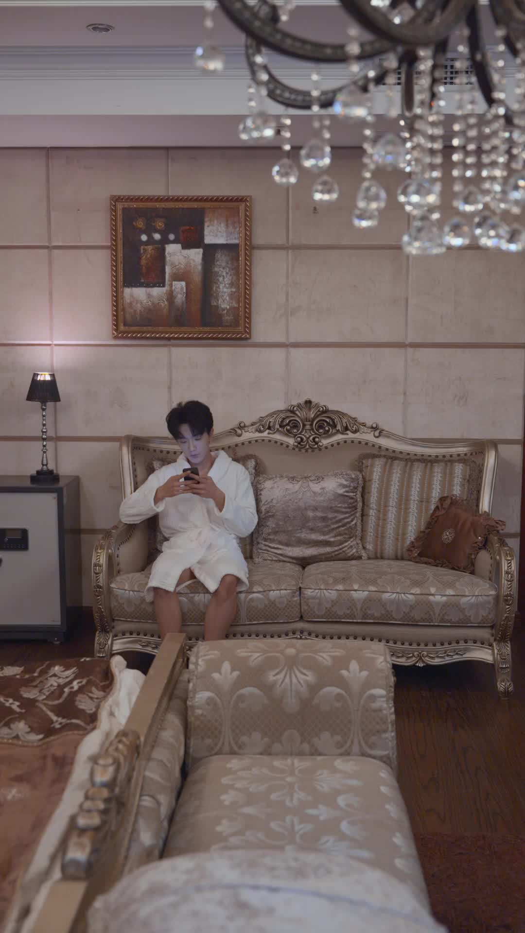 Love Me, Hate Me EP 29