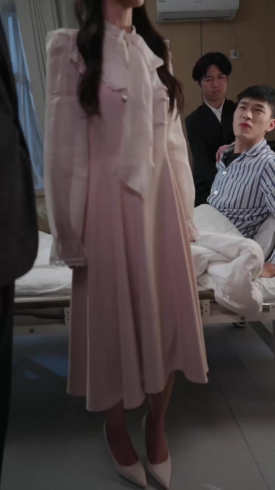 Love Me, Hate Me EP 9