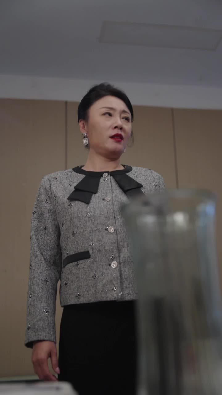 Love Me, Hate Me EP 8