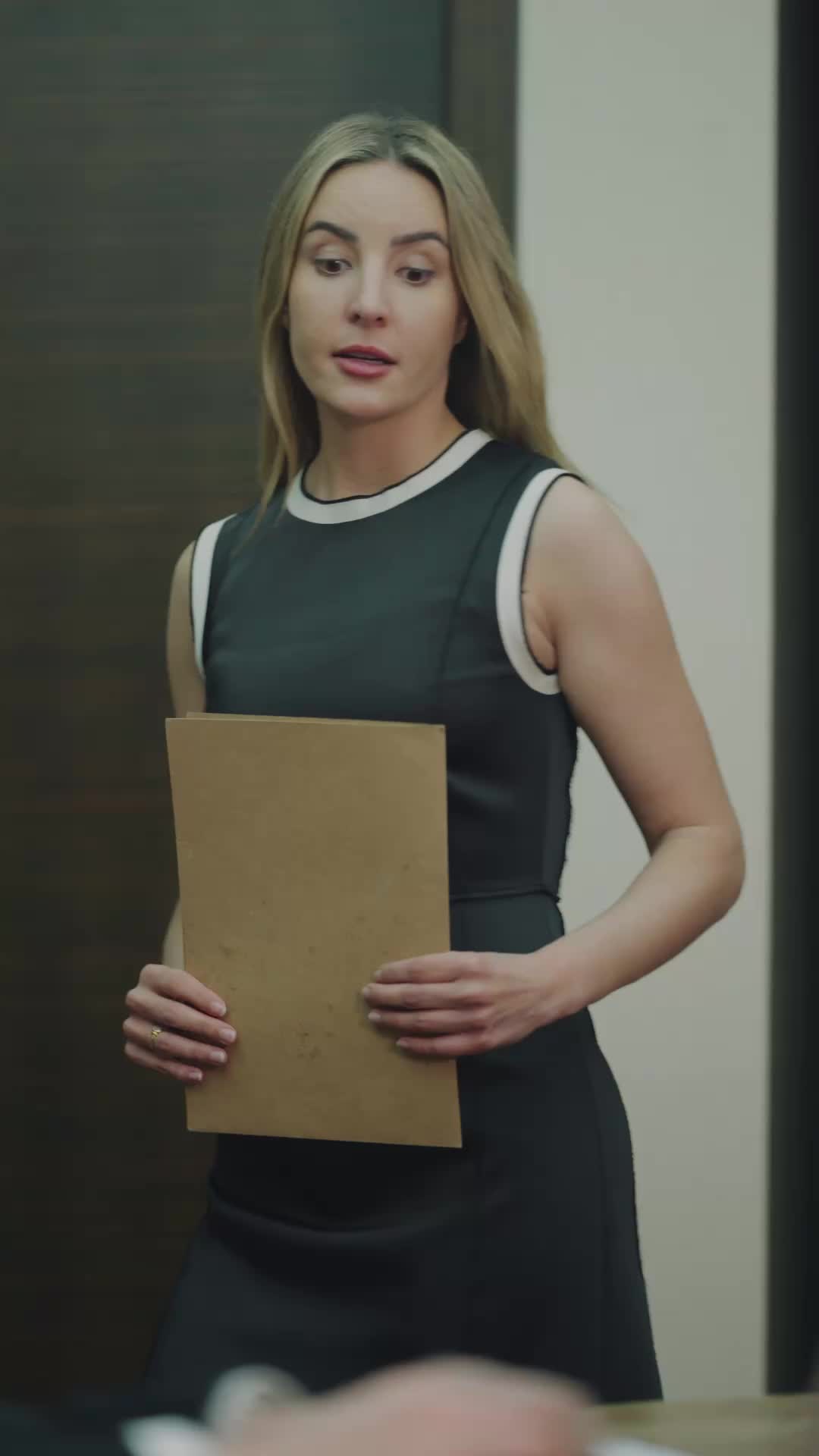 Help! I'm Falling In Love With My Rude CEO EP 18