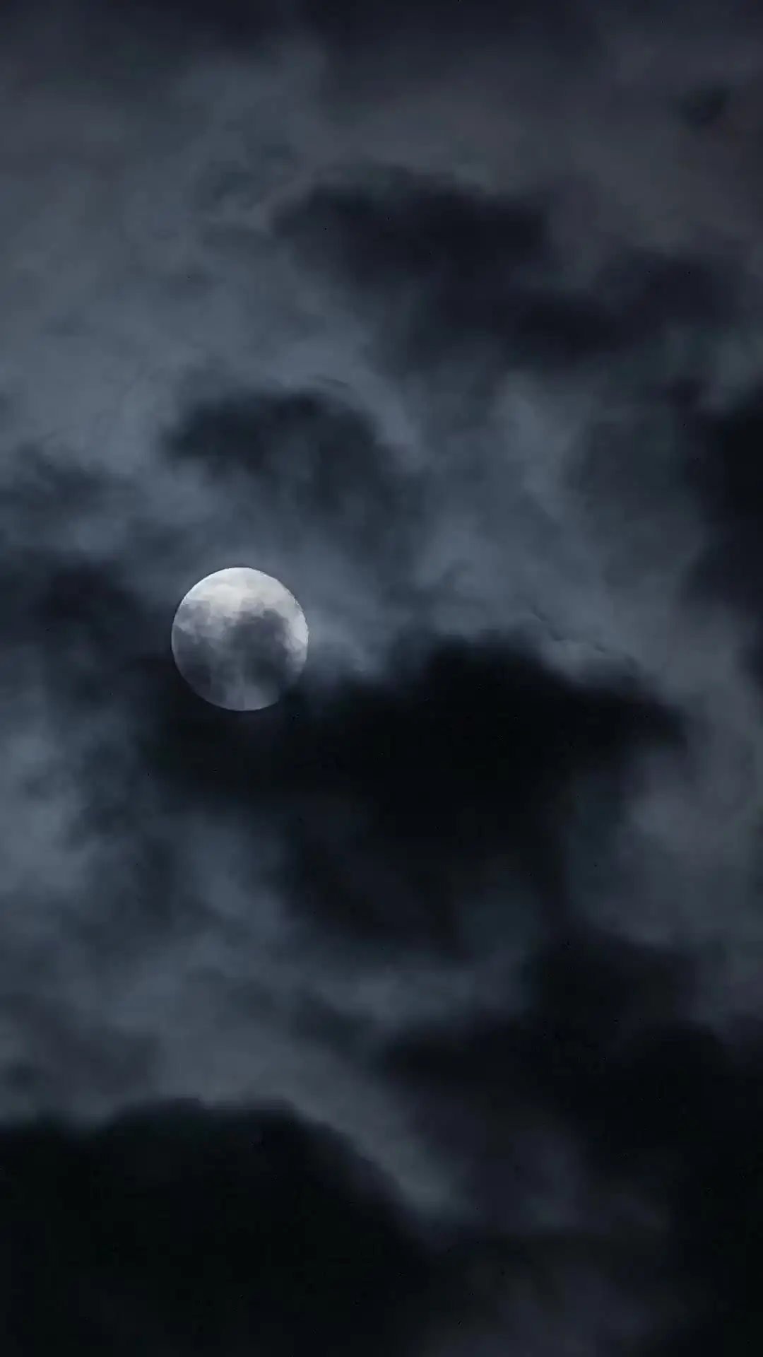 Episode 52 — Verheiratet, aber verfügbar: Parfüm und Mond