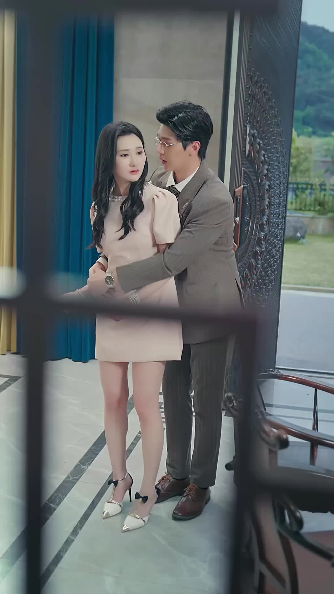 She Rose Like the Sun EP 33