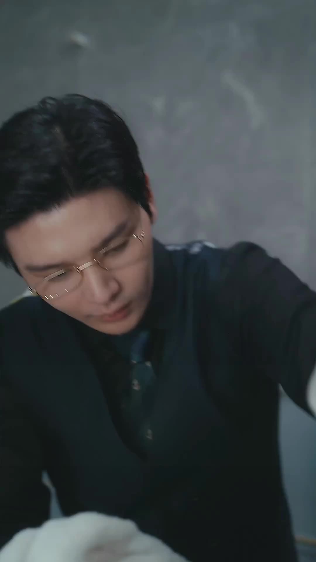She Rose Like the Sun EP 14
